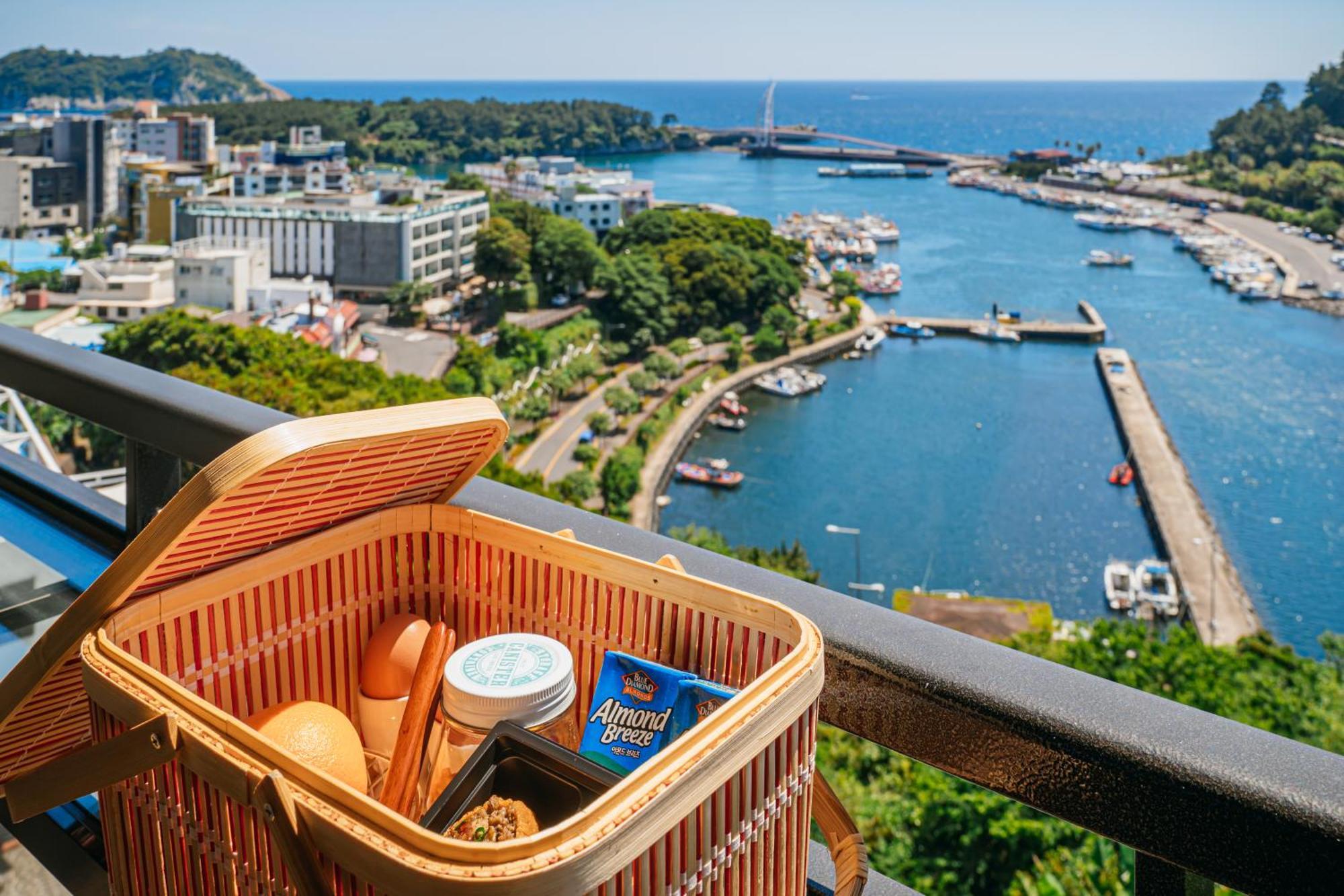 Hotel Yeon Seogwipo Exteriör bild